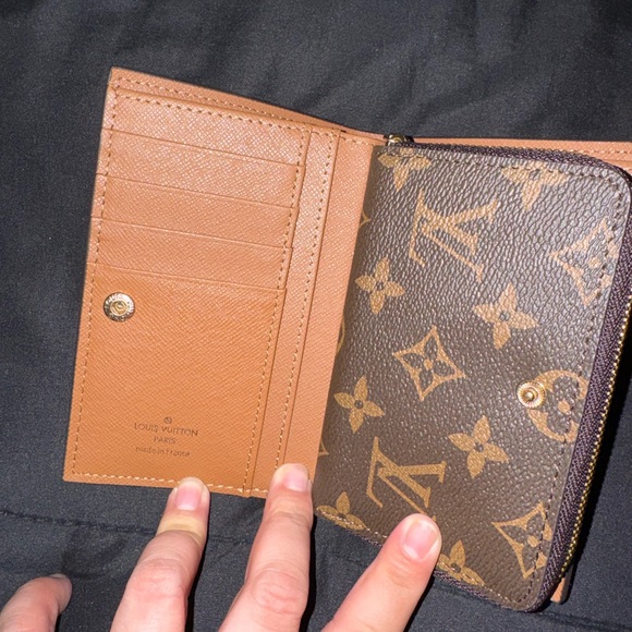 Brown Monogram Wallet - Picture 5 of 7